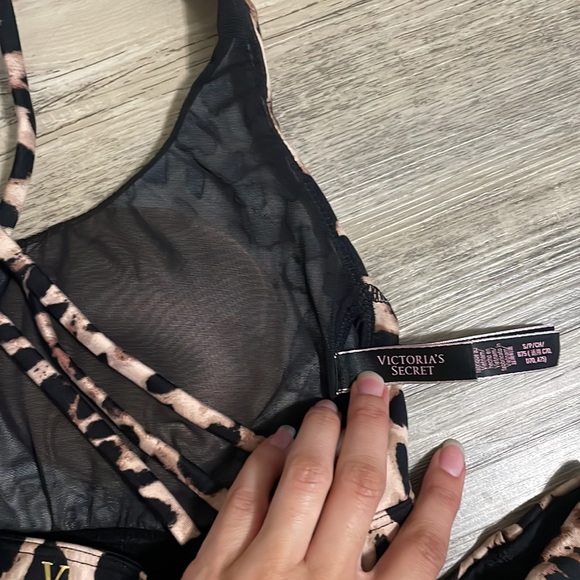 Victoria secret cheetah workout outfit - Picture 3 of 5